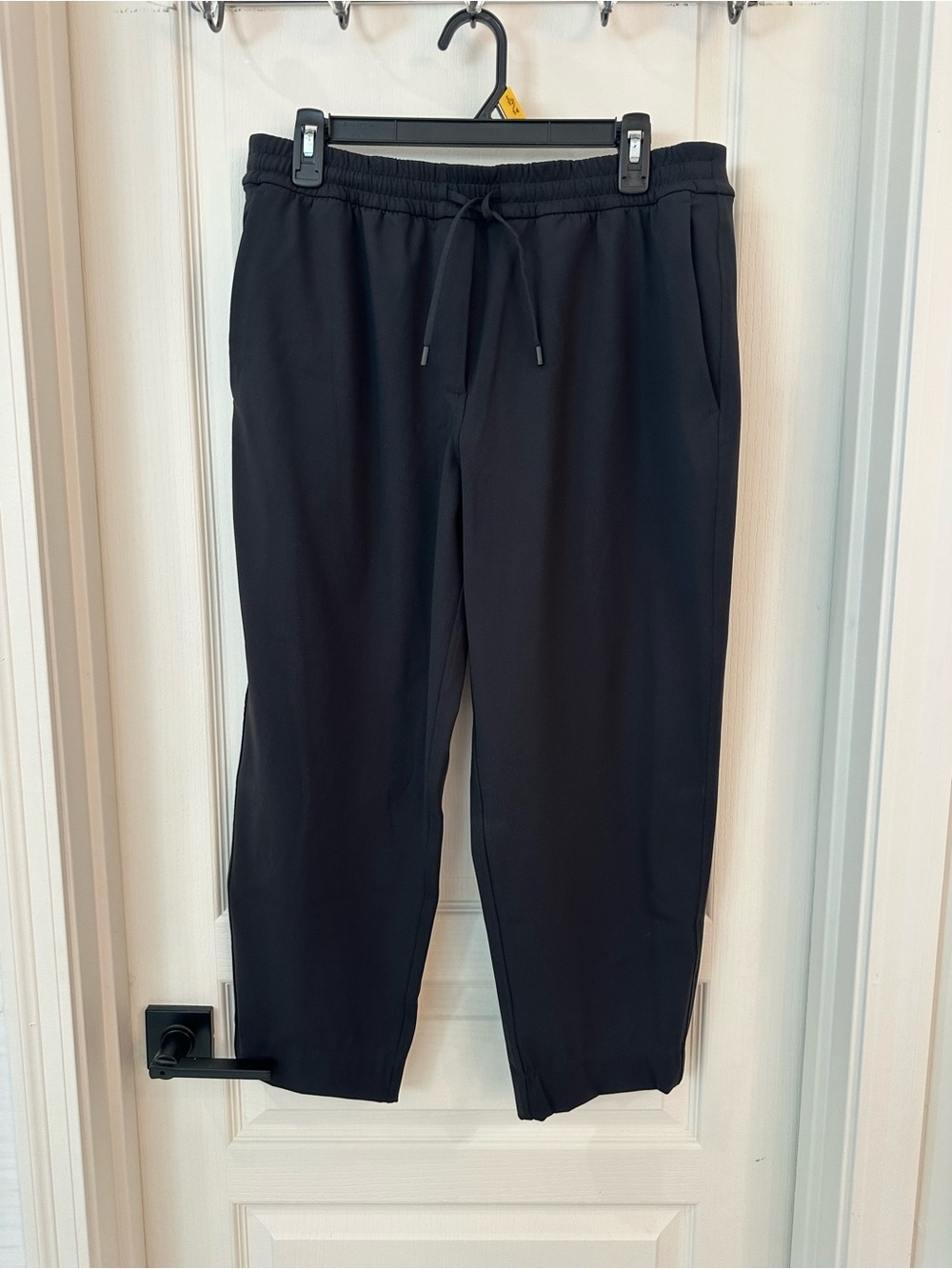 Women’s Lululemon Cropped Drawstring Casual Pants- Black